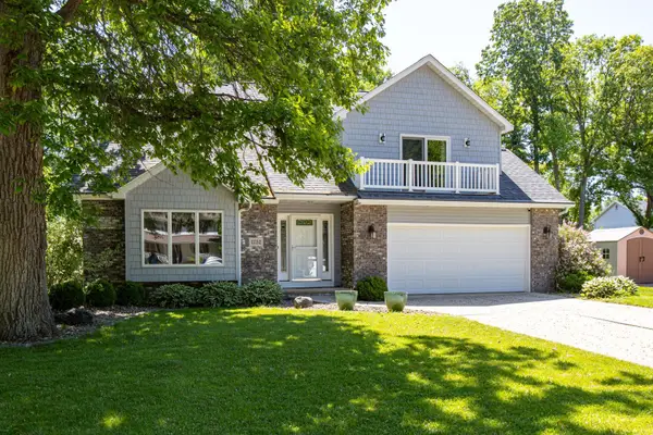 1752 Hunters Glen Drive, OSHKOSH, WI 54904-8966