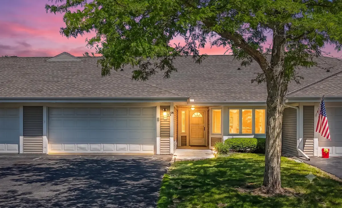 11014 Mequon Square Drive, Mequon, WI 53092 - #1
