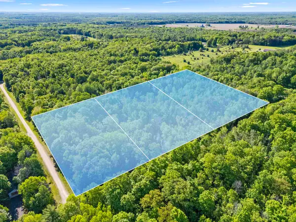 White Buck Lane #7, CRIVITZ, WI 54114