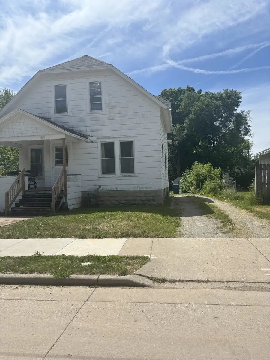 715 Prospect Avenue, Oshkosh, WI 54901-3615 - #2