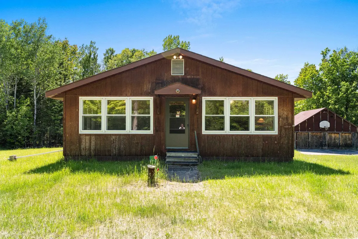W4945 S Right Of Way Road, Crivitz, WI 54114 - #1