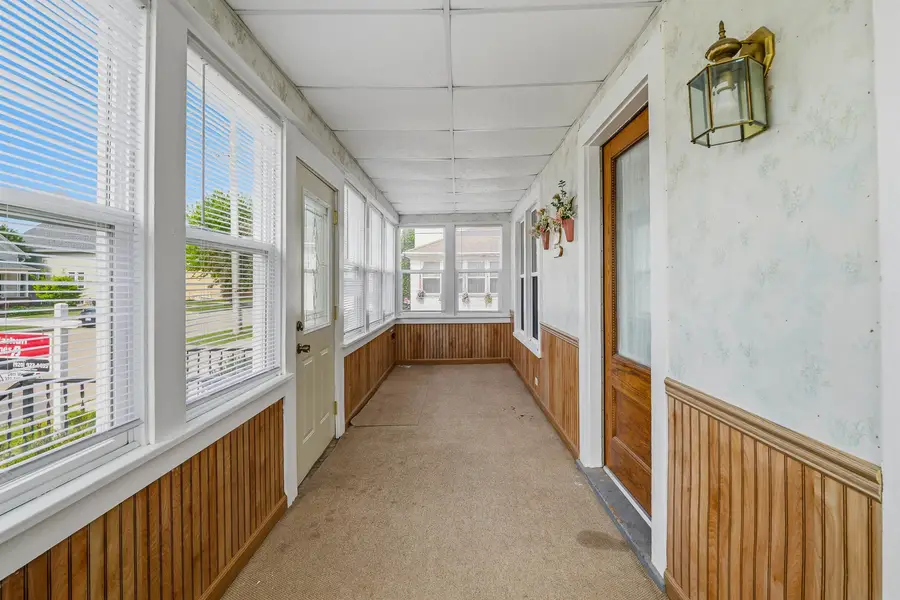 940 W 6th Avenue, Oshkosh, WI 54902-5851 - #2