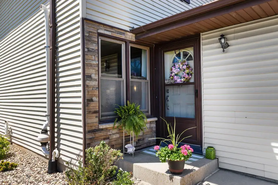 725 S Westhaven Place #J, Appleton, WI 54914 - #2
