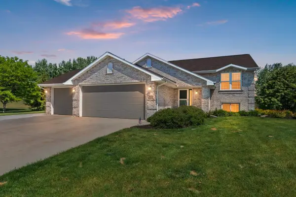 3054 Seafarer Way, SUAMICO, WI 54173-8189