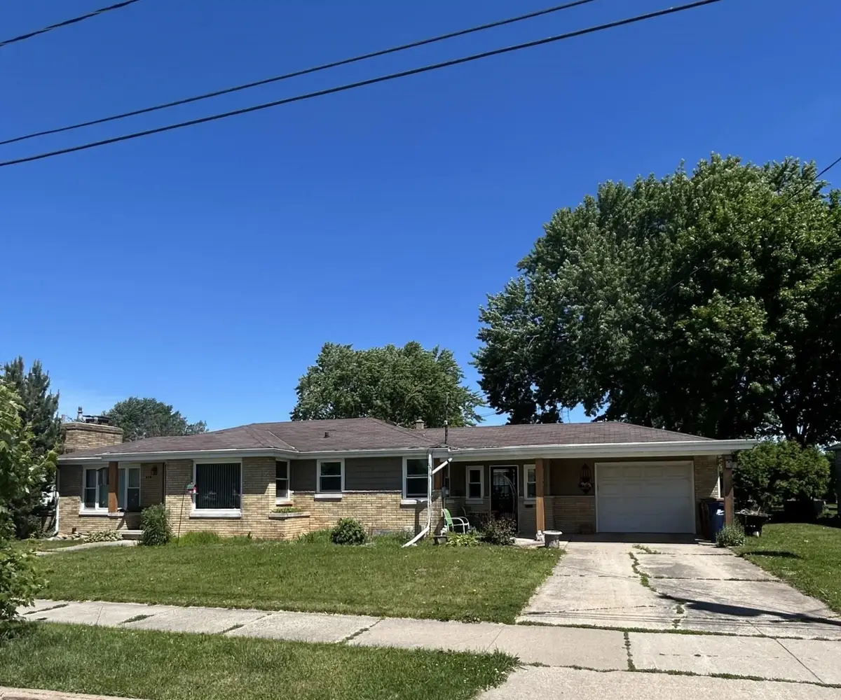 428 8th Street, Menasha, WI 54952 - #1