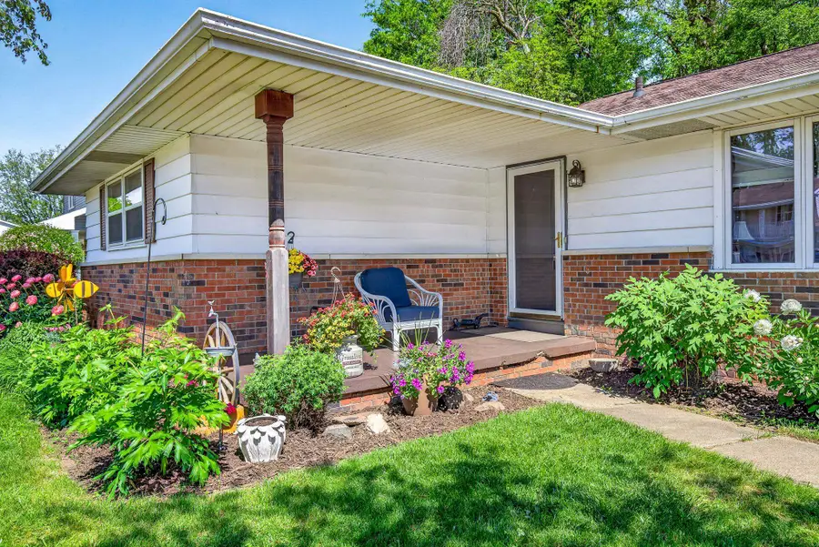 3320 Crestview Drive, Appleton, WI 54915 - #3