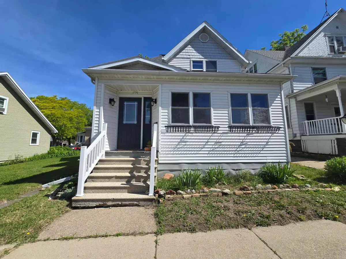 117 W Noyes Street, Berlin, WI 54923 - #1