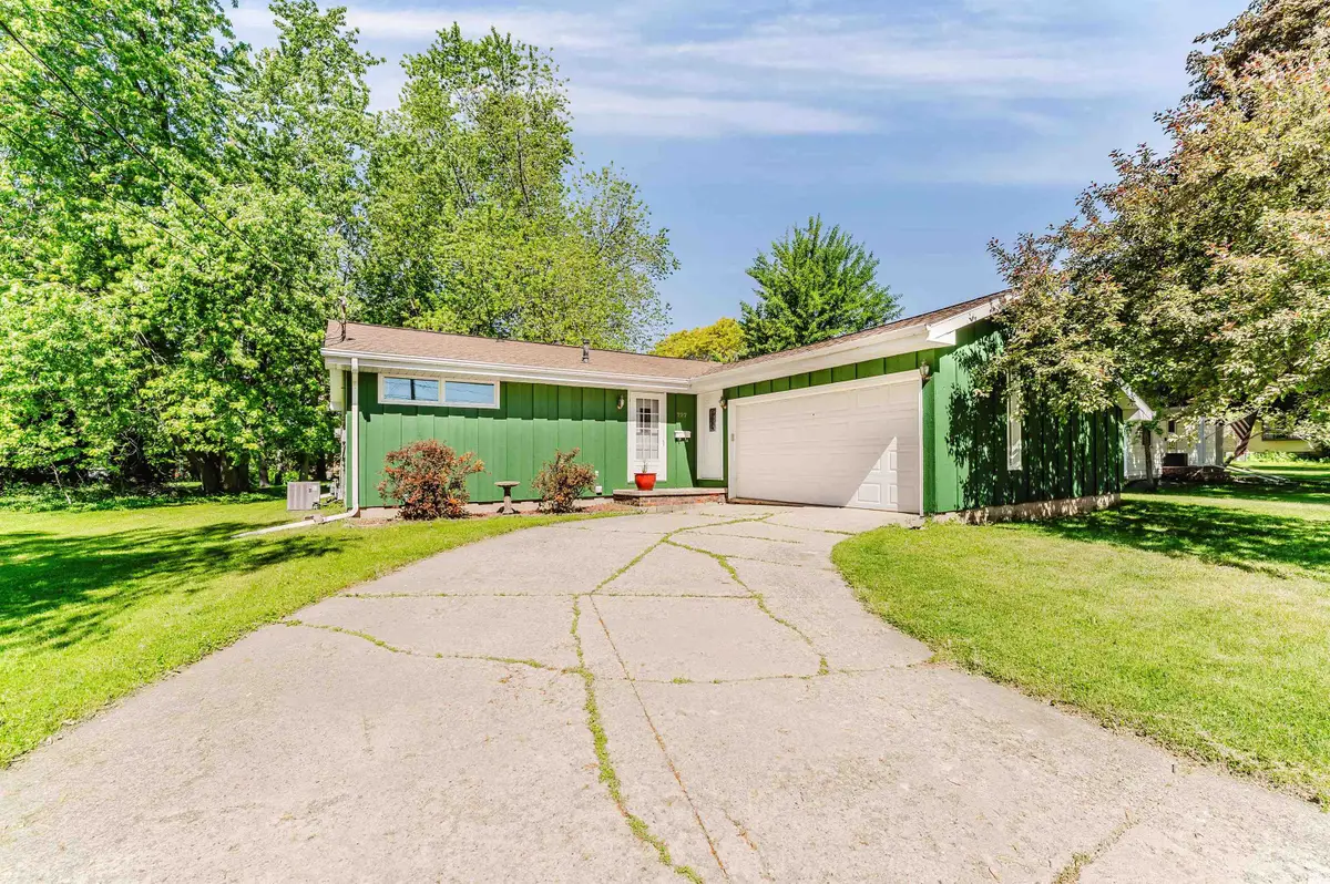 727 Telulah Avenue, Appleton, WI 54915 - #1