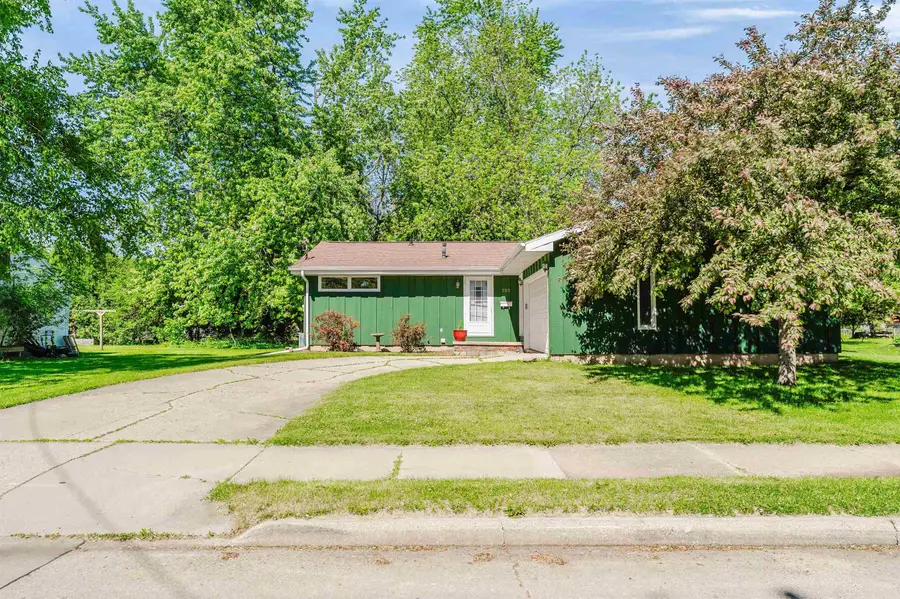 727 Telulah Avenue, Appleton, WI 54915 - #2