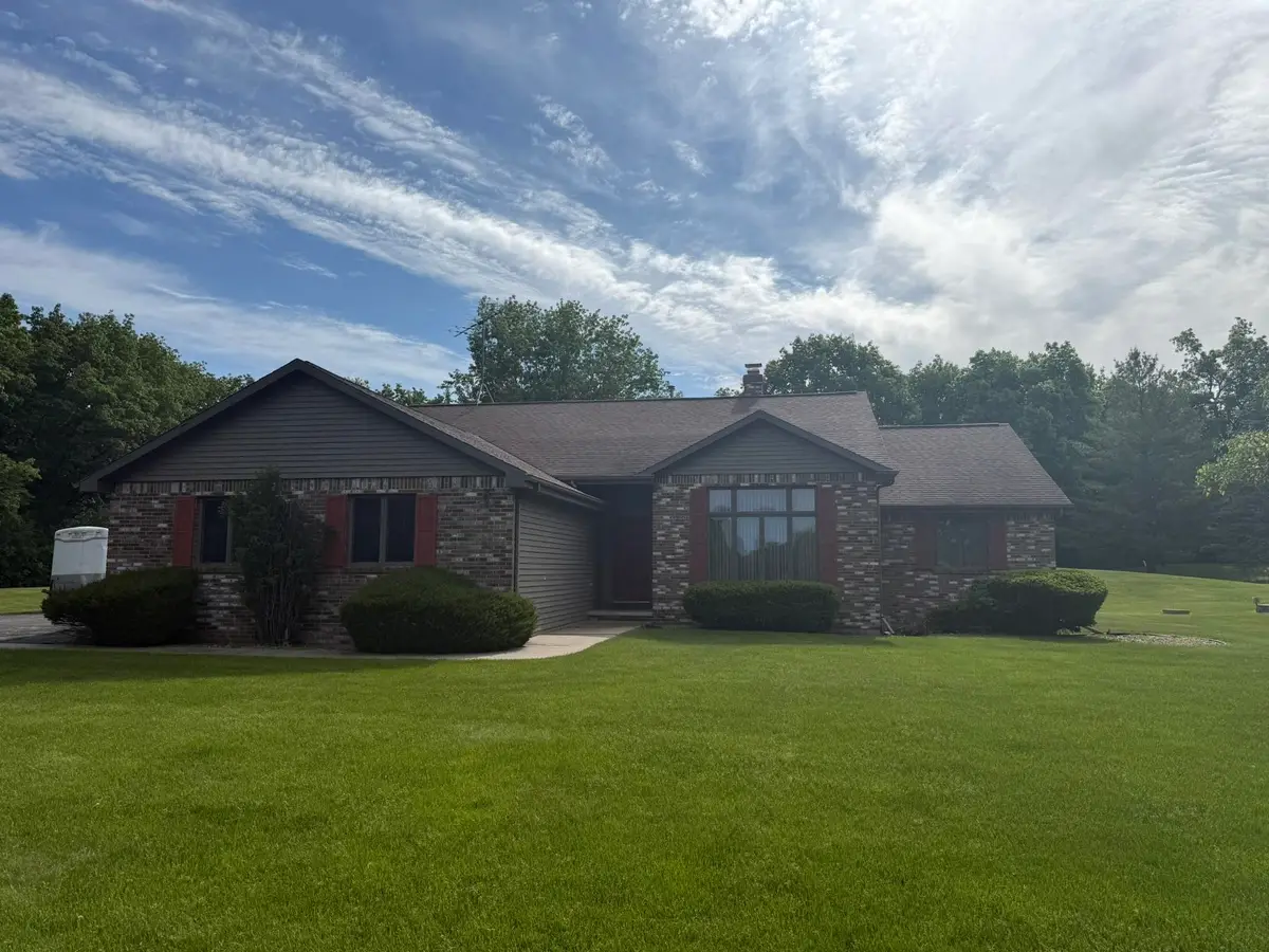 1864 Imperial Road, Oshkosh, WI 54904 - #1