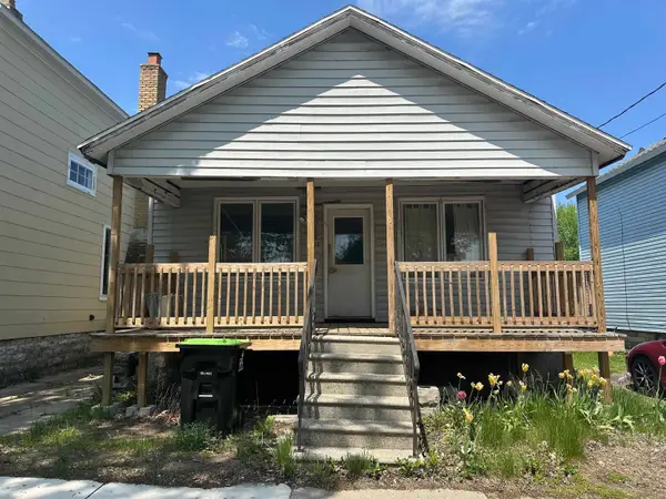 812 12th Avenue, MENOMINEE, MI 49858