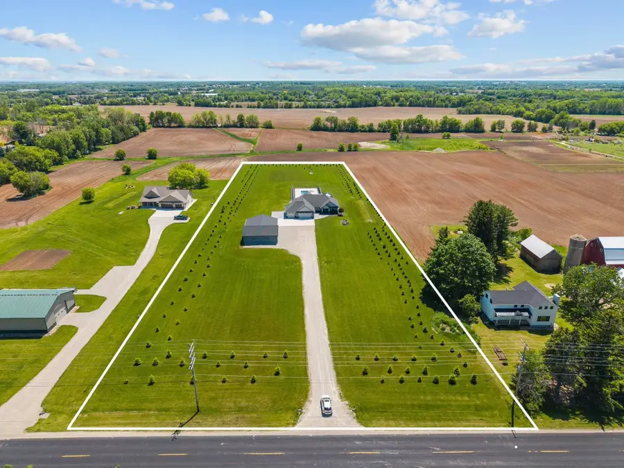 3007 Winnegamie Drive, Appleton, WI 54914 - #3