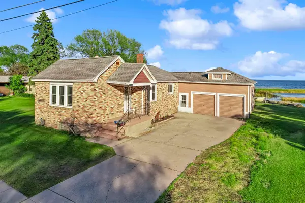 103 W Bay Shore Street, MARINETTE, WI 54143