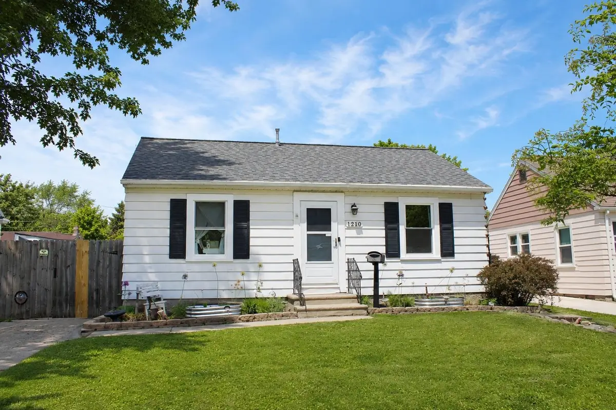 1210 10th Avenue, Green Bay, WI 54304-2688 - #1