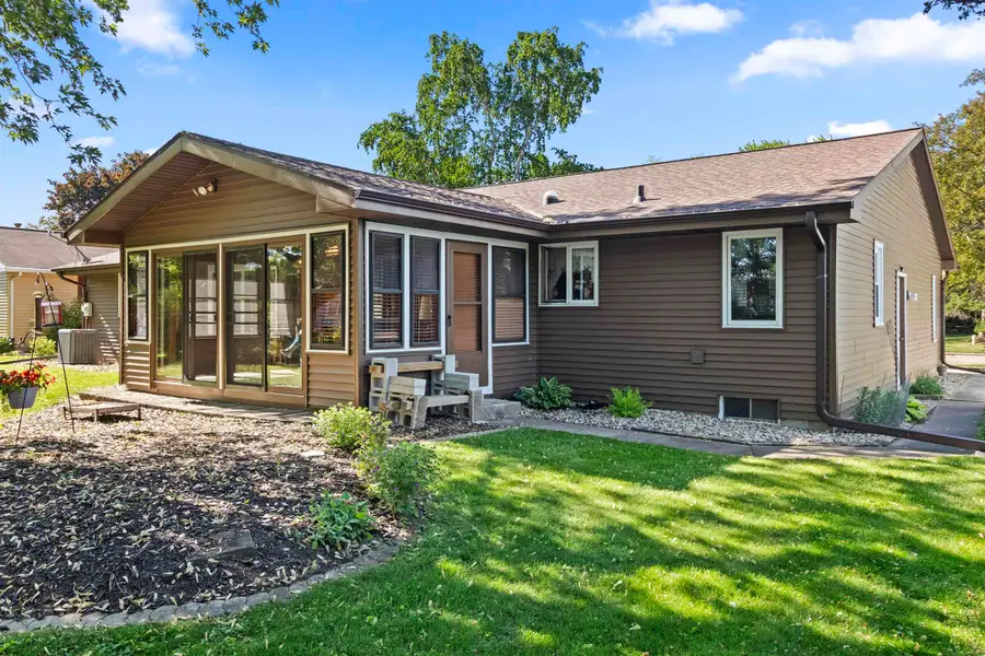 933 E Capitol Drive, Appleton, WI 54911 - #3
