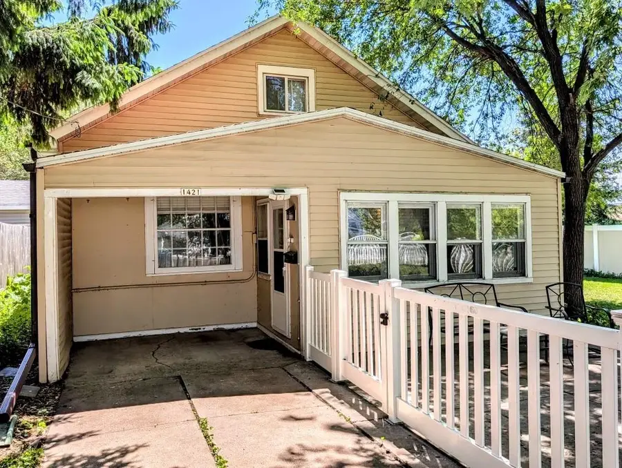 1421 W Bent Avenue, Oshkosh, WI 54901 - #3
