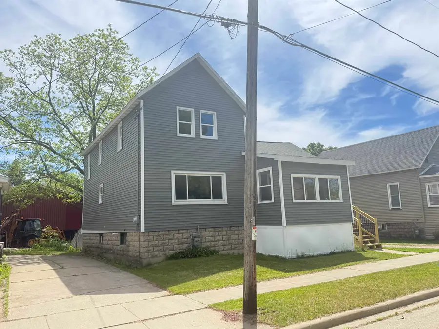 810 4th Street, Menominee, WI 49858 - #2