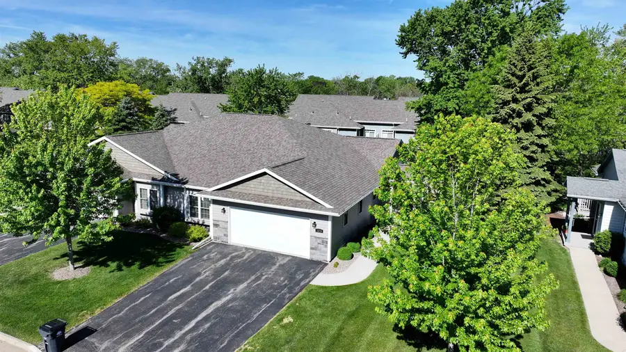 1274 Cameron Circle, Neenah, WI 54956 - #2