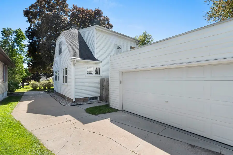 827 Catherine Street, Green Bay, WI 54301-2324 - #2