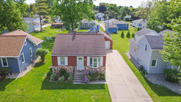 1932 Delaware Street, OSHKOSH, WI 54902