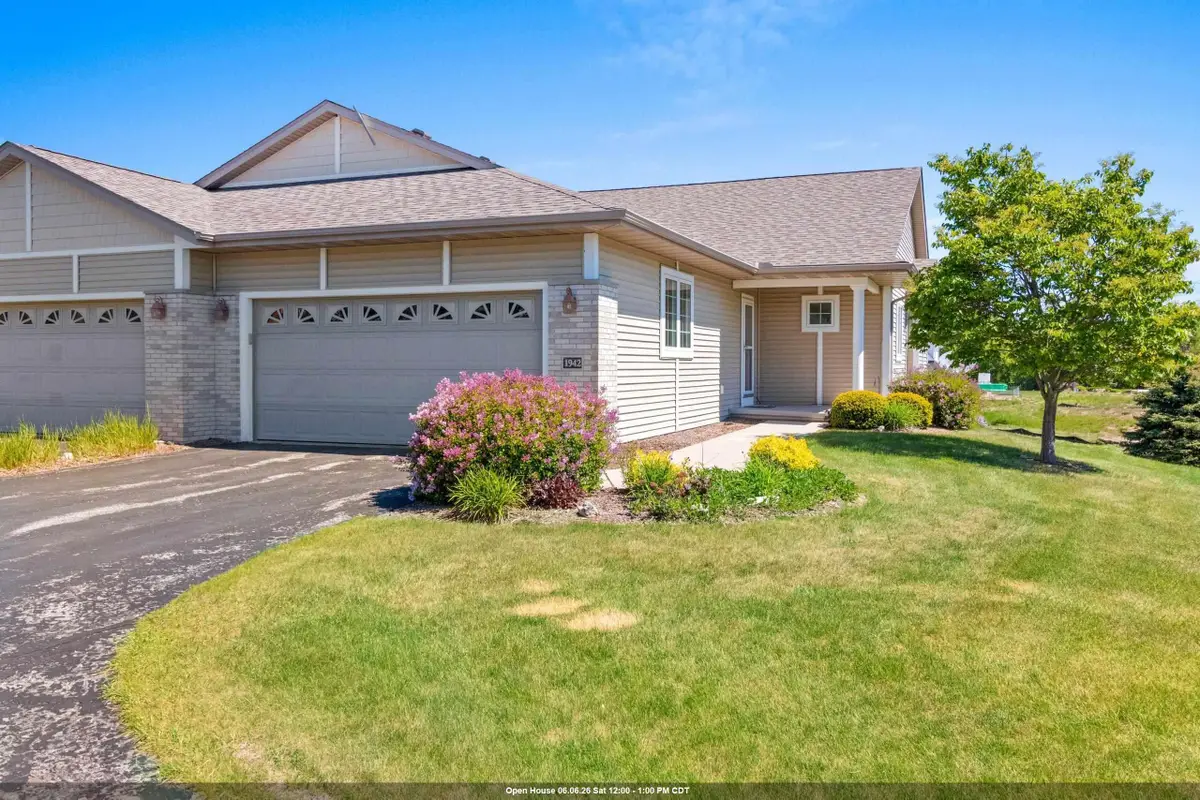 1942 Ravenswood Lane, Manitowoc, WI 54220 - #1