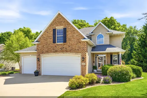 1594 Kingswood Drive, NEENAH, WI 54956