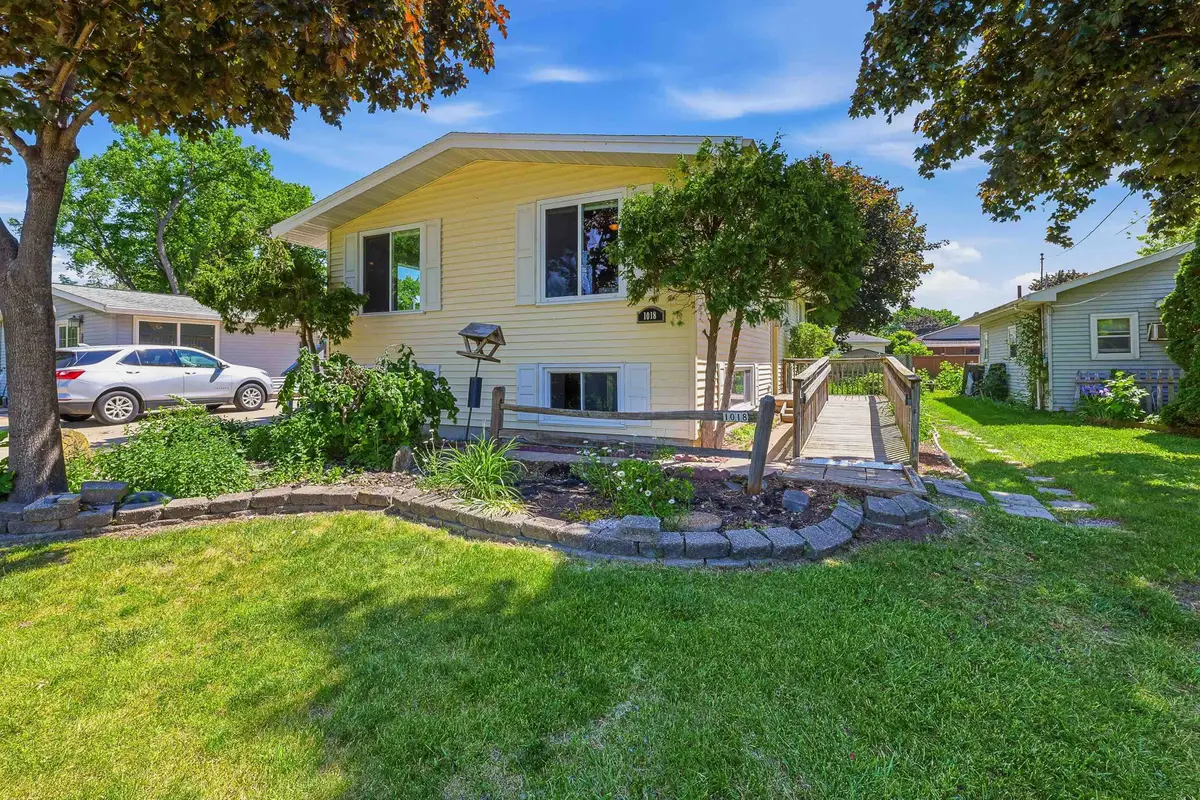 1018 Hawk Street, Oshkosh, WI 54902 - #1