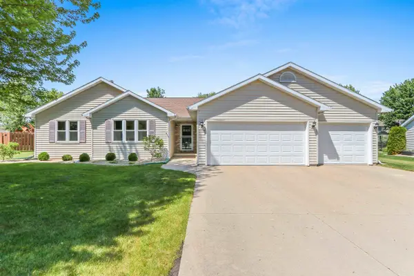 W6034 Paige Way, APPLETON, WI 54915