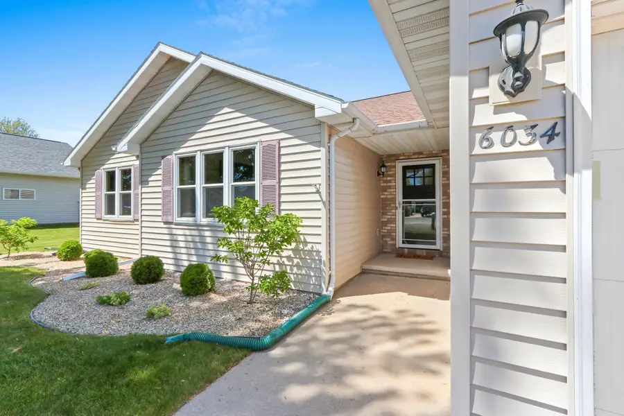 W6034 Paige Way, Appleton, WI 54915 - #2
