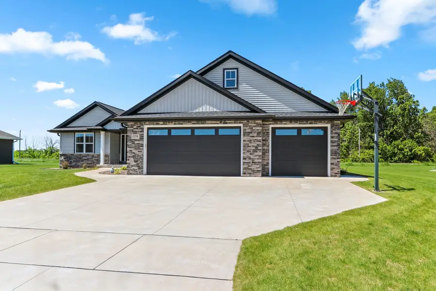 2174 Potter Drive, De Pere, WI 54115 - #2