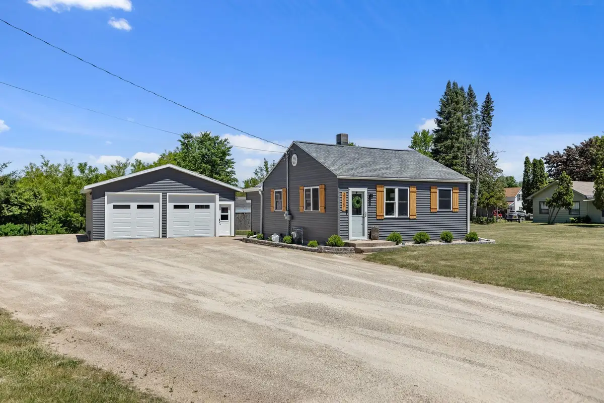 499 Elm Street, Berlin, WI 54923 - #1