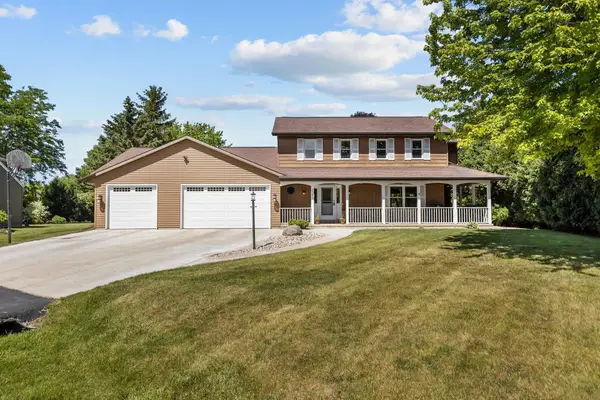 1245 Weatherwood Drive, NEENAH, WI 54956-1169