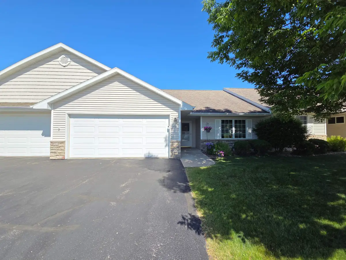1980 Timberline Drive, Oshkosh, WI 54904 - #1