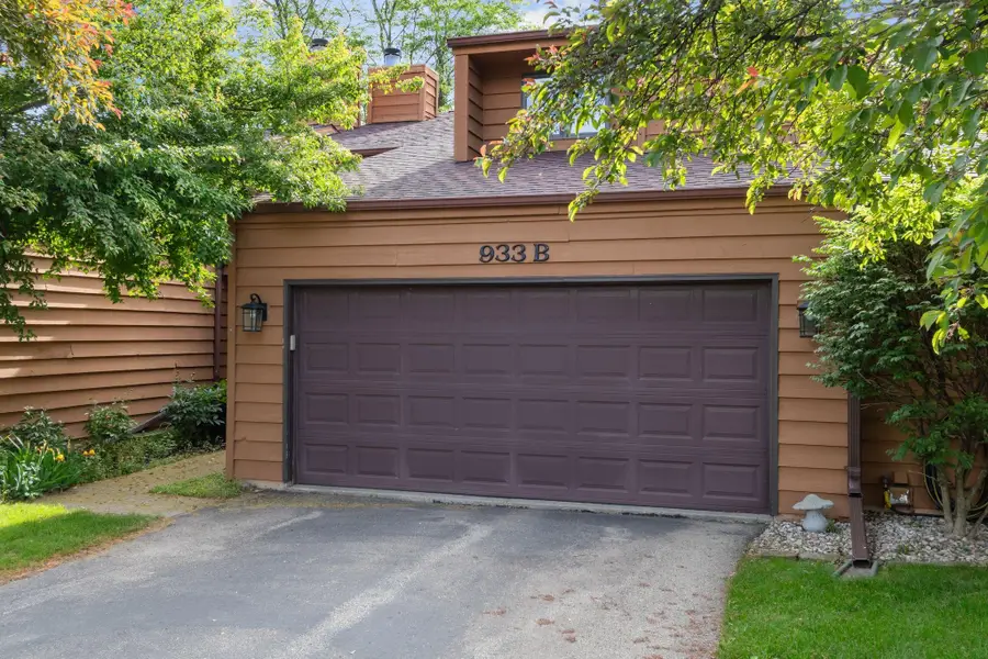 933 E Windfield Place #B, Appleton, WI 54911-1583 - #2