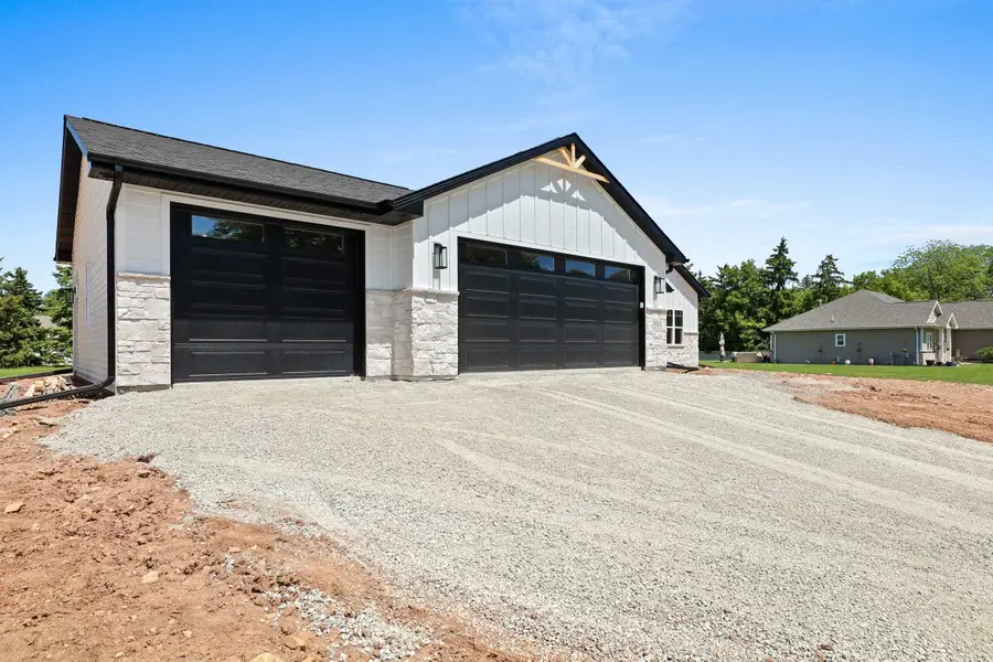 5728 W Spencer Street, Appleton, WI 54914 - #2