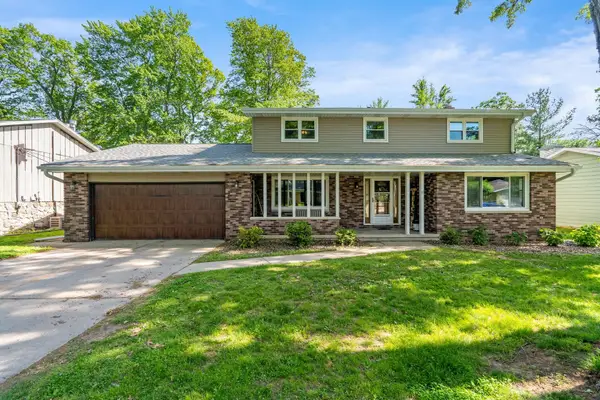 2049 Shamrock Lane, GREEN BAY, WI 54301