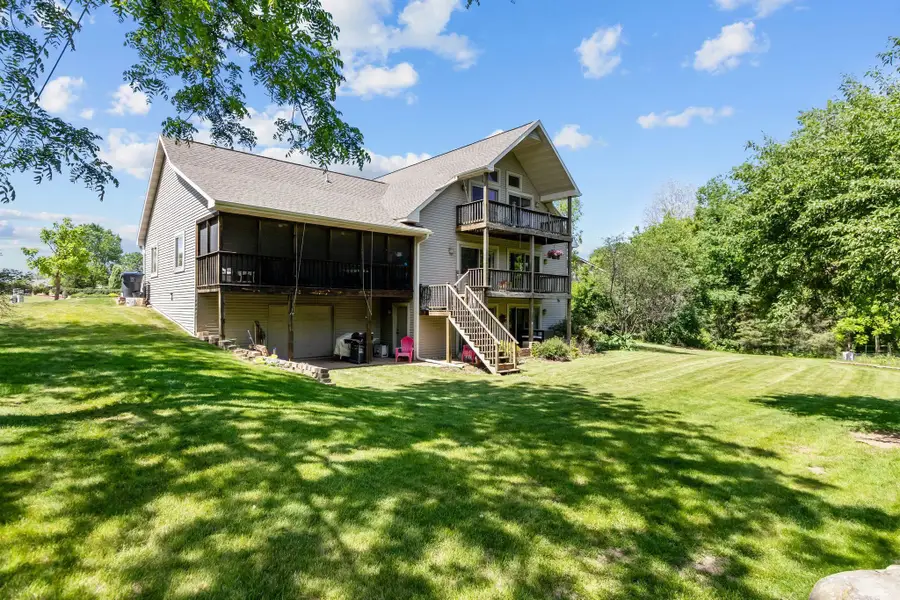 218 Emily Way, Hortonville, WI 54944 - #2