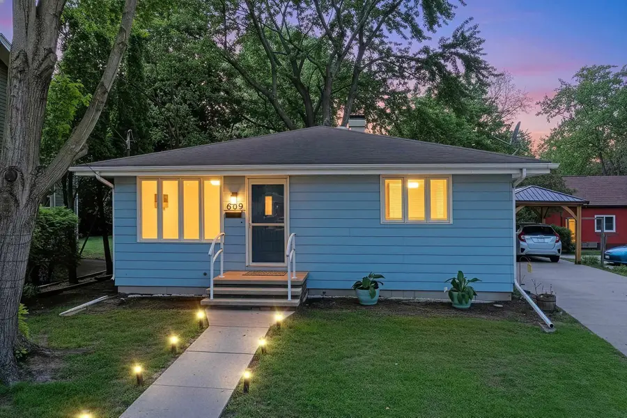 609 S Memorial Drive, Appleton, WI 54914 - #2