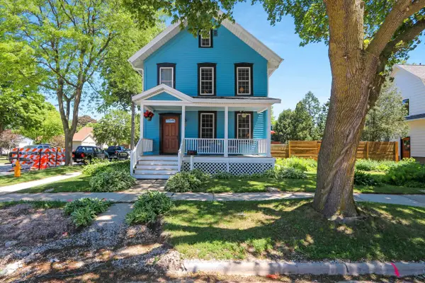 232 N Michigan Street, DE PERE, WI 54115-2722