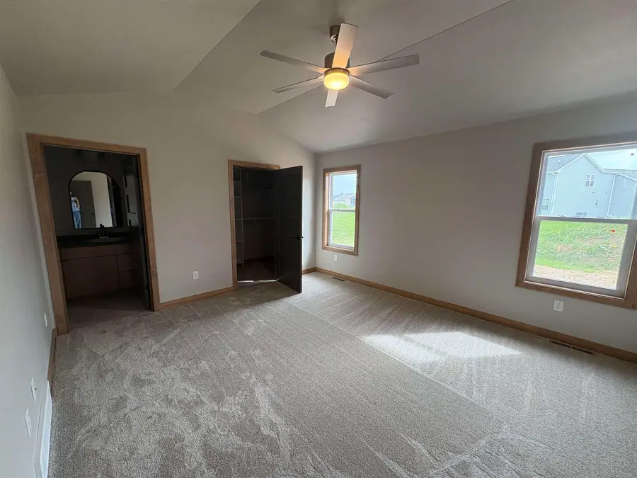 1400 Divinity Drive, De Pere, WI 54115 - #3