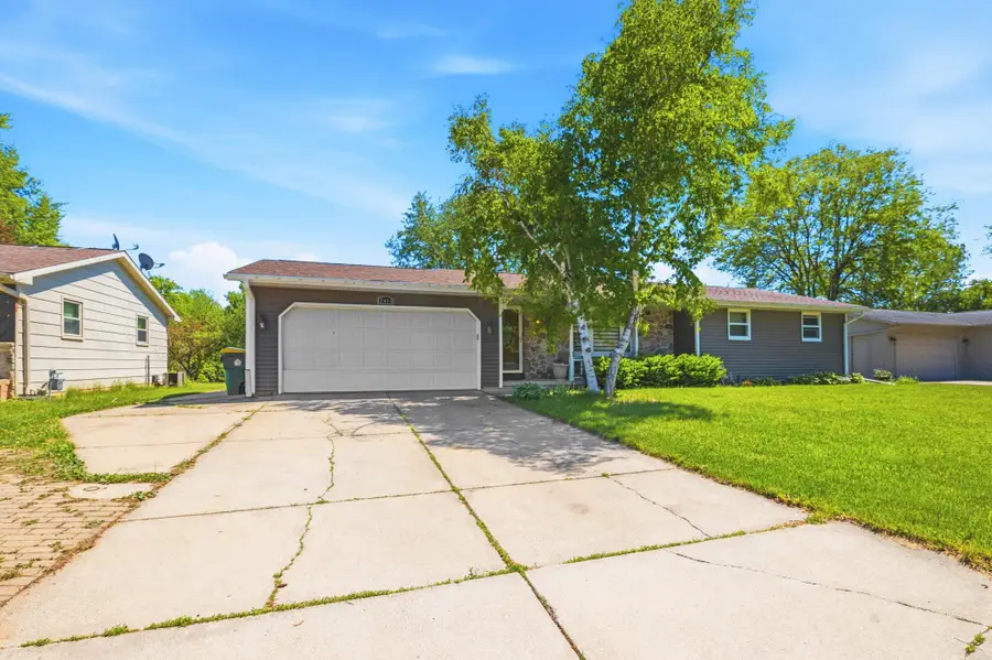 2430 Heather Road, Green Bay, WI 54311 - #2