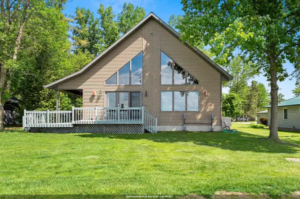 N6298 Cattau Beach Drive, SHAWANO, WI 54166