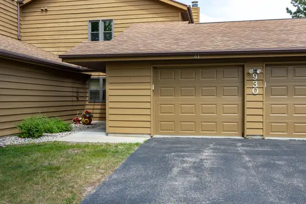 930 Manor Drive #63, NEENAH, WI 54956