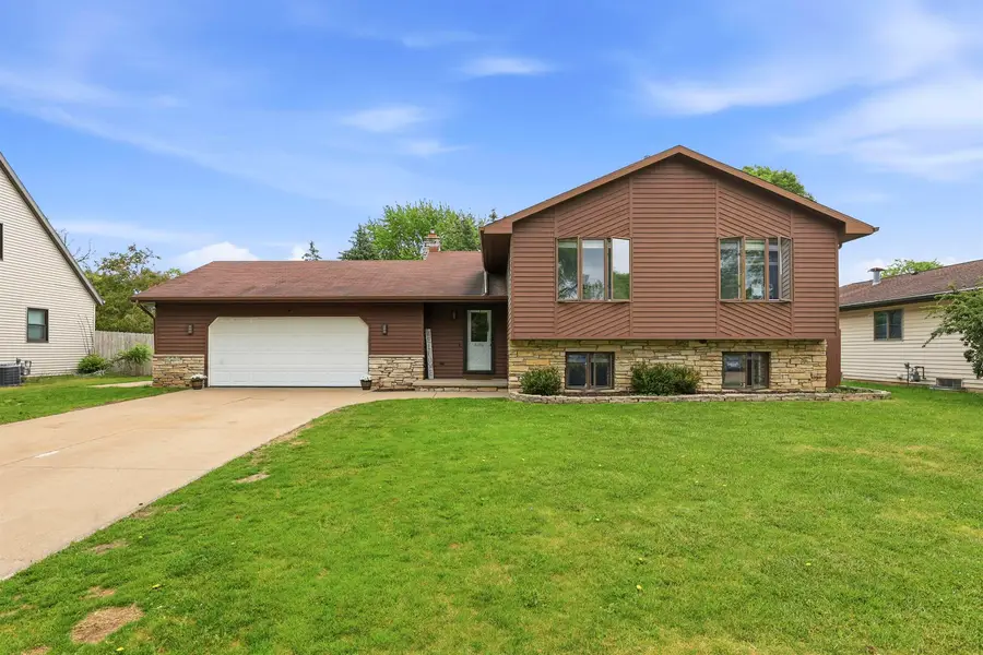 3236 S Whip Poor Will Lane, Appleton, WI 54915-4524 - #2