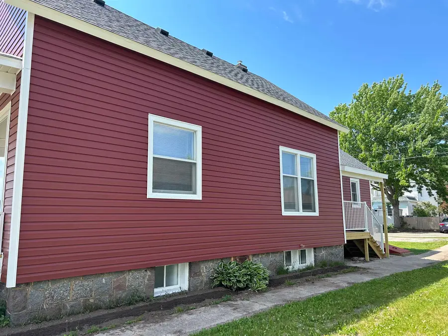 1440 Garfield Avenue, Marinette, WI 54143 - #3