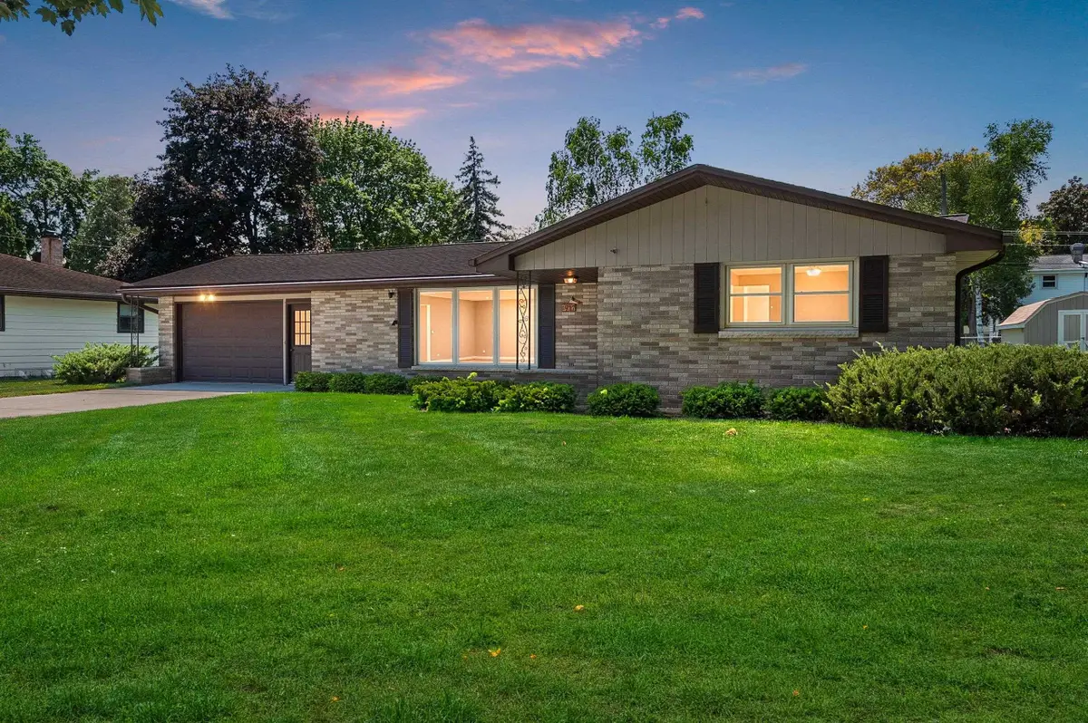 917 Myrtle Lane, Green Bay, WI 54304-4432 - #1