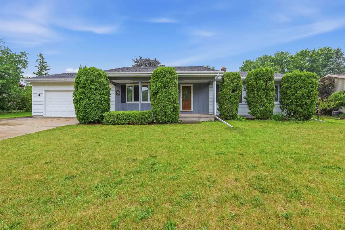542 Wakefield Avenue, Fond Du Lac, WI 54935 - #1