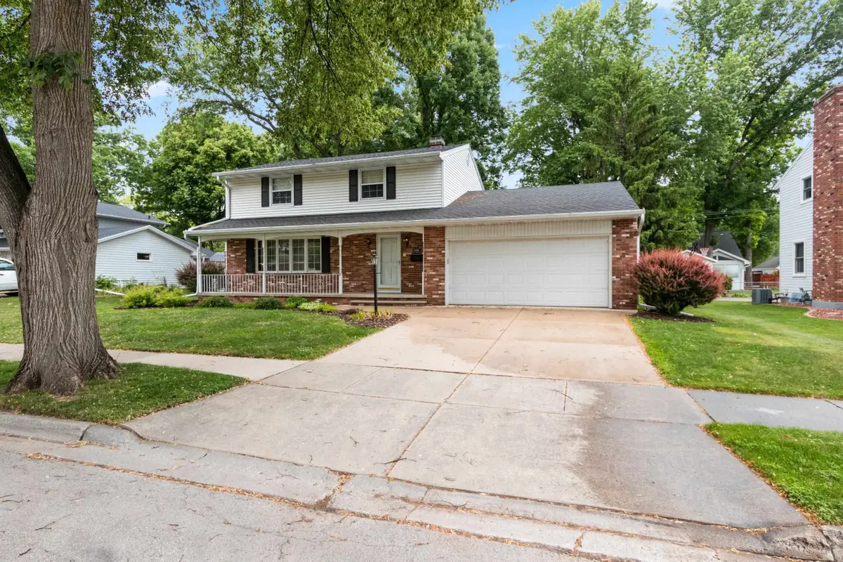 1082 Kenwood Street, Green Bay, WI 54304-3805 - #1