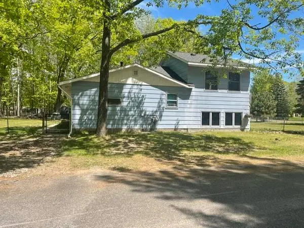 2601 W 2nd Avenue, GLADSTONE, MI 49837