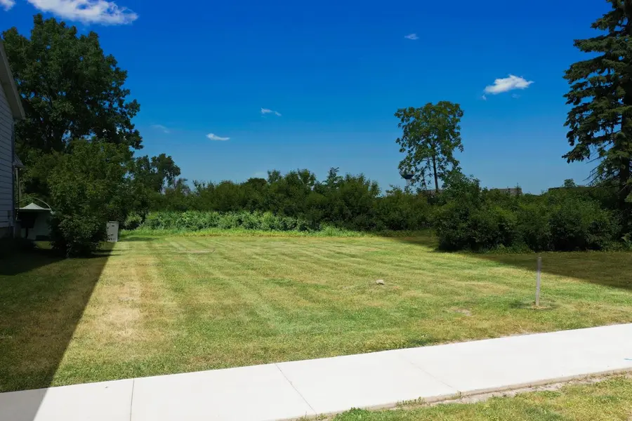 406 W 5th Avenue #23, Oshkosh, WI 54902-5906 - #2
